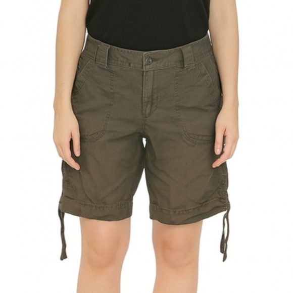 Eddie Bauer Women’s Green Cargo Shorts - Picture 1 of 7